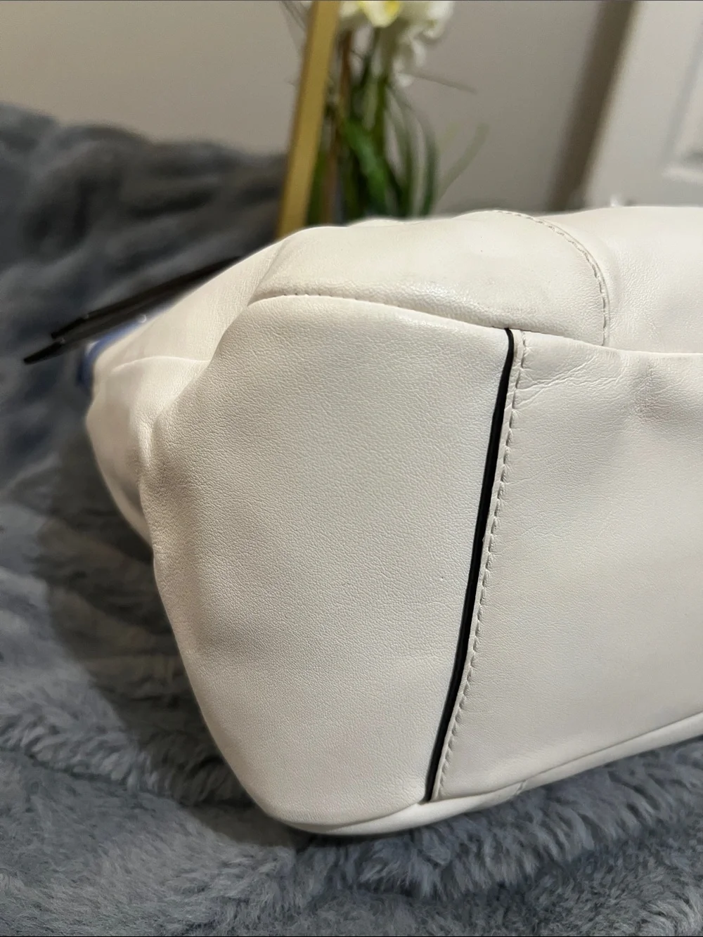 Coach Daisy Spectator White / Blue / Periwinkle Hobo Bag EUC retail $358